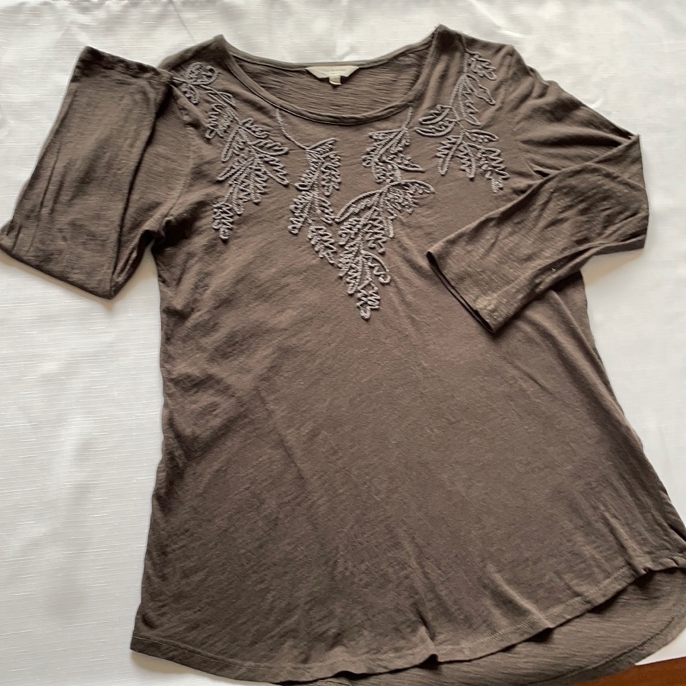 Charcoal gray embellished with stitching on front of tee. Lucky Brand size S